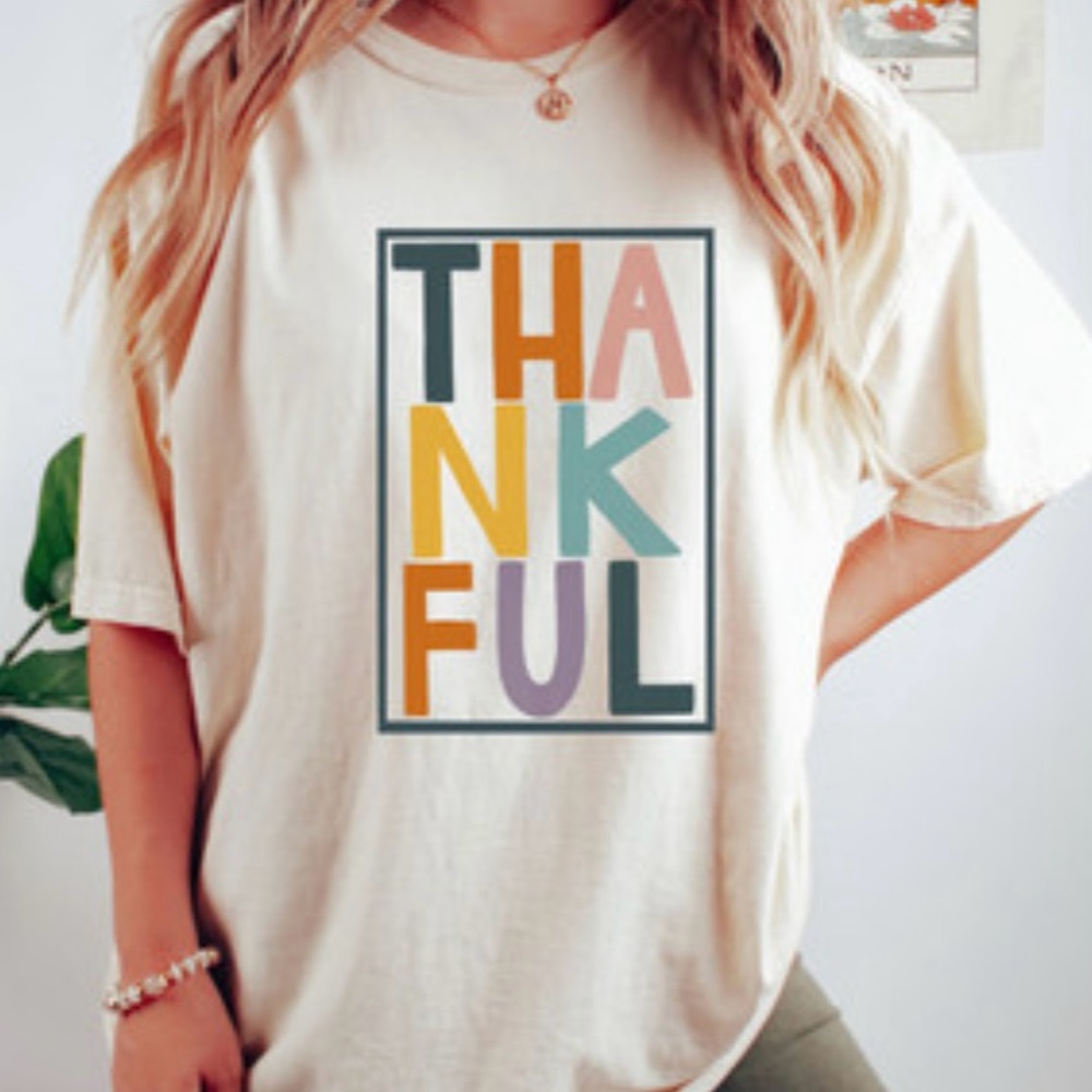 Thankful Graphic Tee, Fall, Thanksgiving. Women’s- Teen Size Large. New